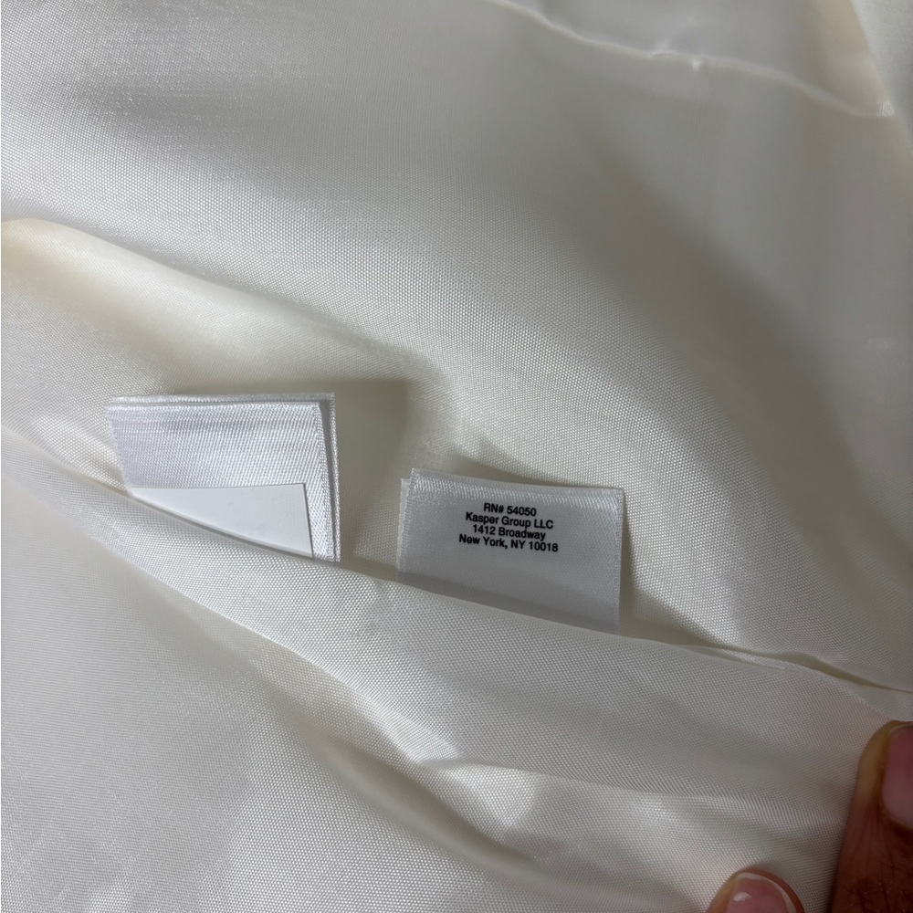 Kasper White Tailored Blazer - Picture 7 of 7
